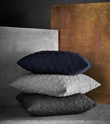 Objects cushion, Trapez by Arne Jacobsen in Midnight blue